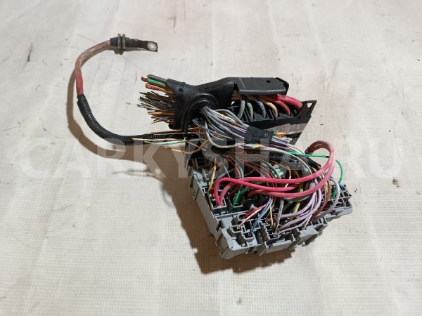 Блок предохранителей подкапотный Land Rover Freelander 