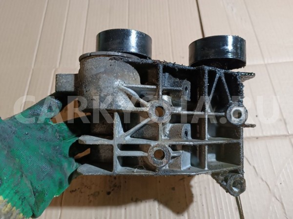 Кронштейн генератора Ford Focus оригинальный номер 4S6Q10K018AA