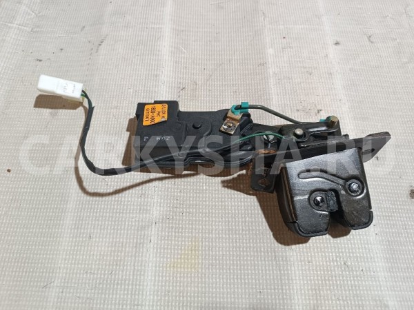 Замок багажника Hyundai Coupe оригинальный номер 812302C000