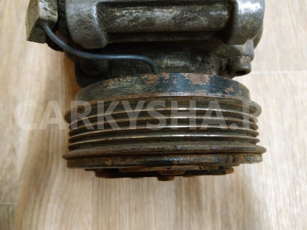 Компрессор кондиционера BMW 5er оригинальный номер 64528390340