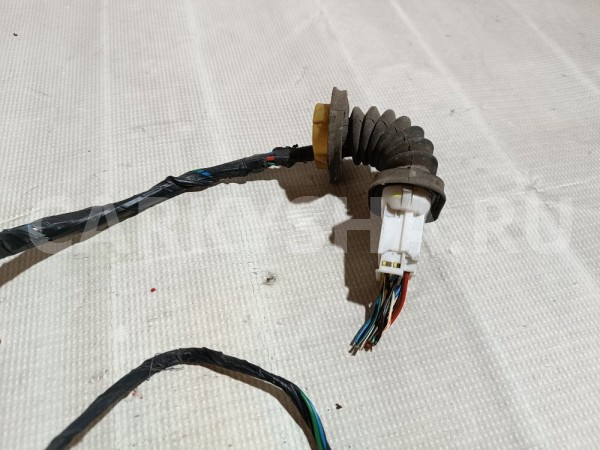 Проводка двери задней левой Ssang Yong Rexton 