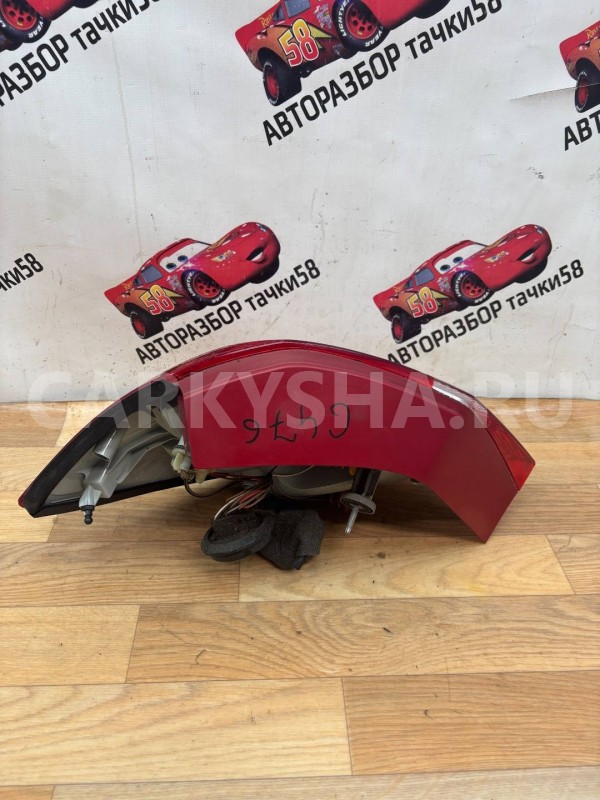 фонарь задний правый Skoda Fabia оригинальный номер 5J6945112A