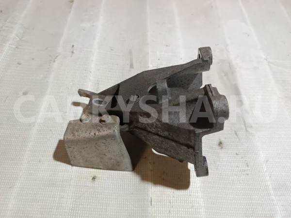 Кронштейн двигателя левый Suzuki Grand Vitara 