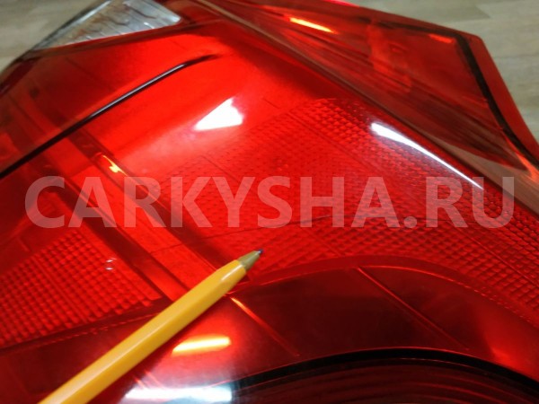 Фонарь задний правый Ford Focus оригинальный номер 1825318