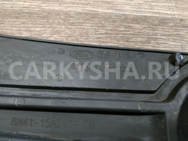 Решетка в бампер правая Ford Focus 