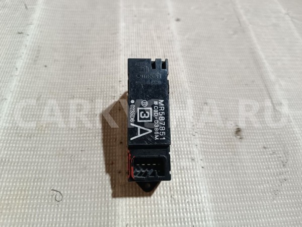 Кнопка стеклоподъемника переднего правого Mitsubishi Lancer 