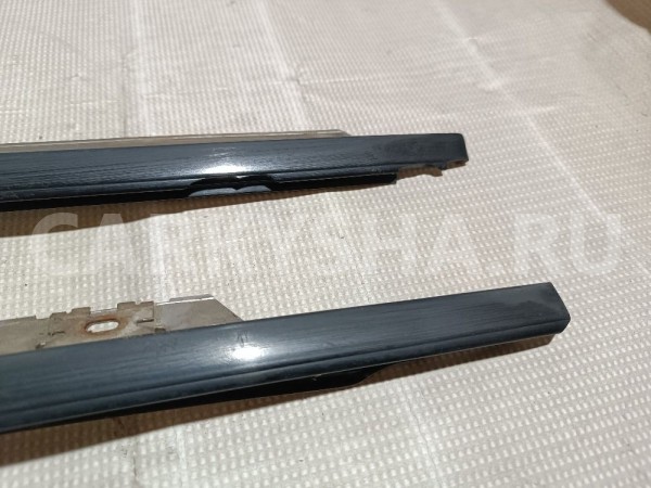 Молдинг лобового стекла Nissan Primera 