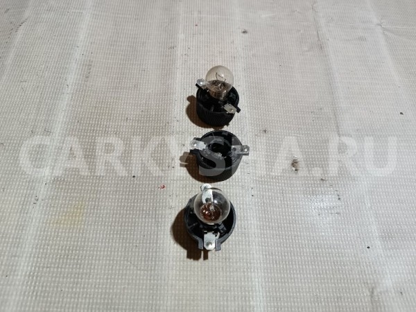 Патрон габаритного фонаря Volvo 740 оригинальный номер 1372041