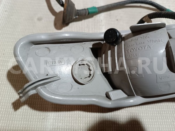 Фонарь задний в бампер правый Lexus RX оригинальный номер 8191048030