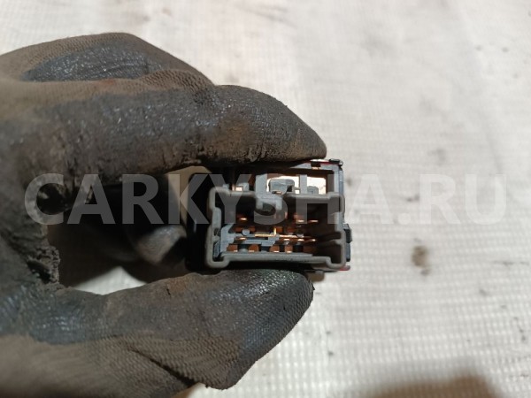 Переключатель регулировки зеркала Nissan Bluebird оригинальный номер 2557031U10