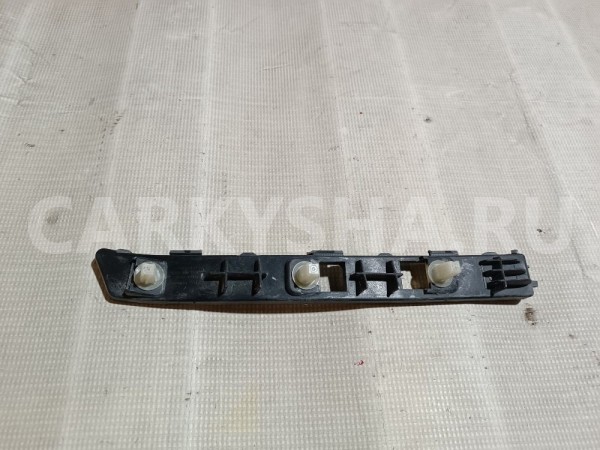 Кронштейн заднего бампера правый Kia Rio 