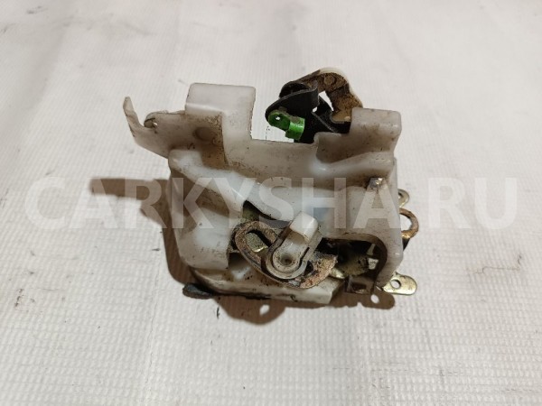 Замок двери задней правой Mitsubishi Diamante оригинальный номер MR236568