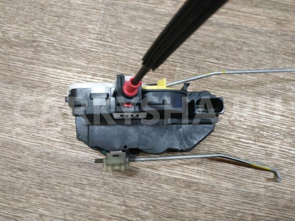 Замок двери передней левой Chevrolet Orlando 