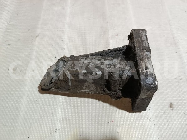 Кронштейн двигателя правый Volvo 740 