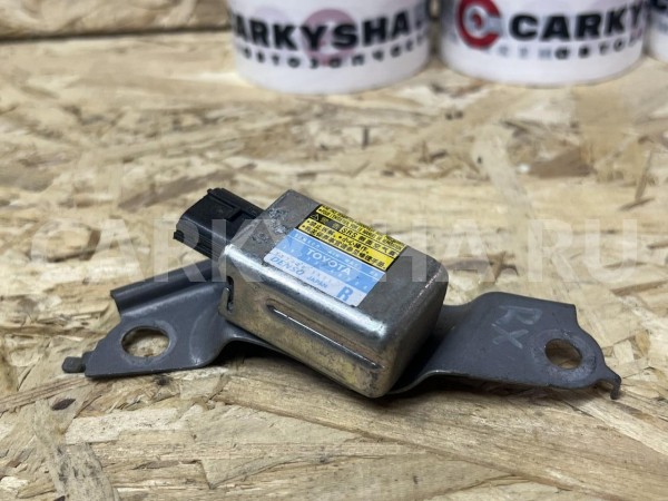 Датчик удара правый Lexus RX II Рестайлинг оригинальный номер 89833-48020