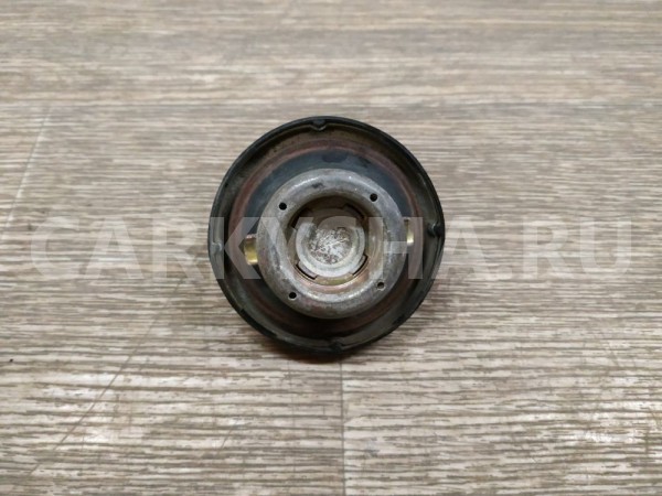 Крышка горловины бака топливного BMW M5 оригинальный номер 16111184718