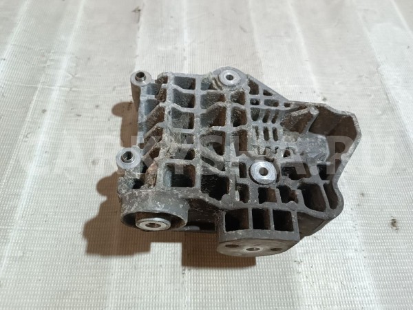 Кронштейн генератора Land Rover Range Rover оригинальный номер 4H2310039DA