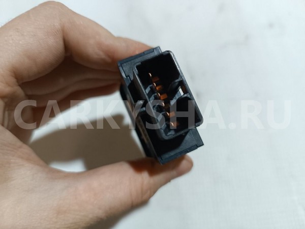 Кнопка открывания багажника Kia Sorento 