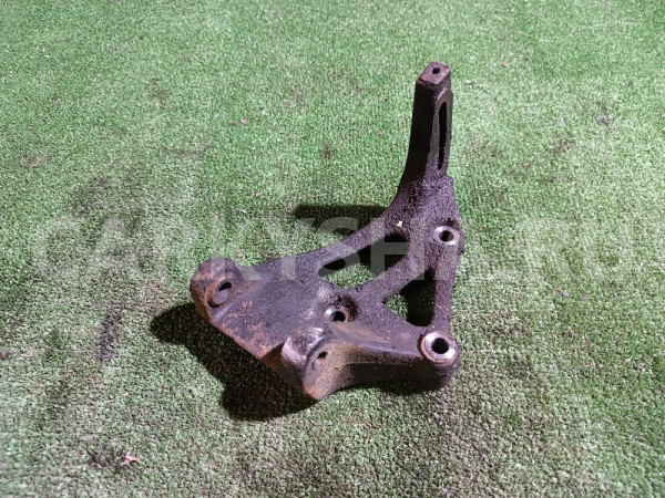 Кронштейн генератора Honda Accord оригинальный номер 31112PAAA00
