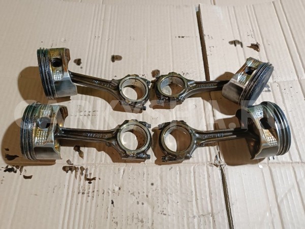 Поршень с шатуном Ford Focus 