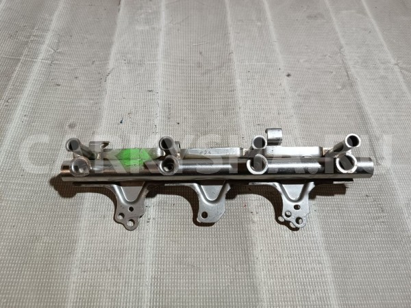 Рейка топливная (рампа) Volkswagen Scirocco 