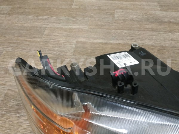 Фара правая Mitsubishi Colt оригинальный номер 8301B652