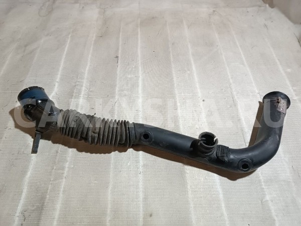 Воздухозаборник (наружный) Nissan Primera 