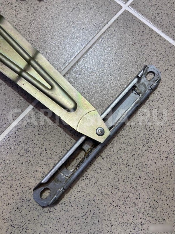 Стеклоподъемник задний правый Nissan March 1997 г Nissan March оригинальный номер 8273173B00