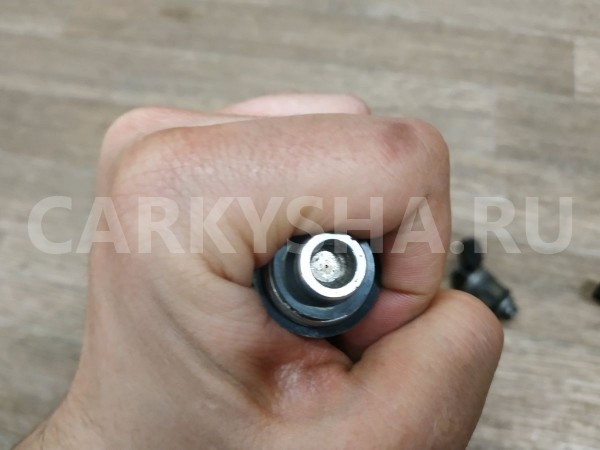 Форсунка инжекторная электрическая Nissan Presea оригинальный номер 1660053J00