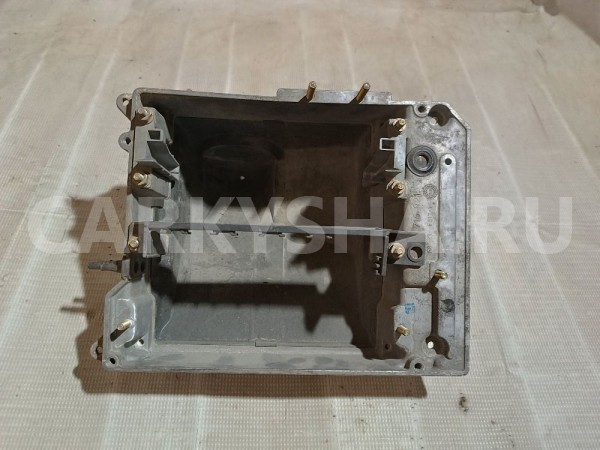 Корпус блока предохранителей подкапотного BMW 5er 