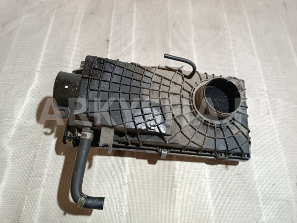 Корпус воздушного фильтра Nissan Primera 