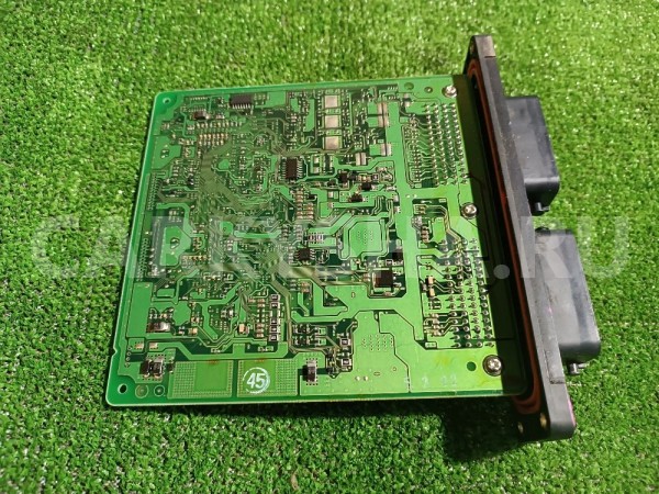 Блок управления двигателем Mazda 3 оригинальный номер Z68018780F