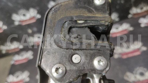 Замок задней двери Хендай Тускан I Hyundai Tucson оригинальный номер 814102E010