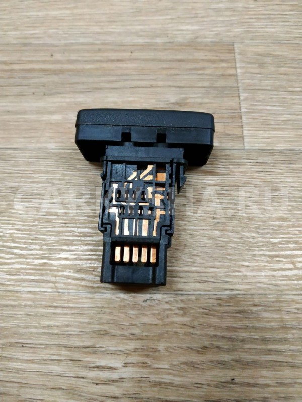 Кнопка аварийной сигнализации Nissan Primera 