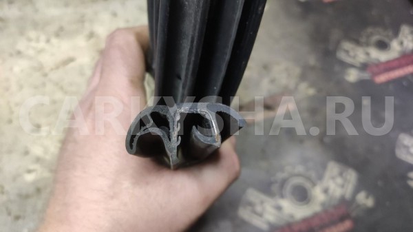 Уплотнитель двери Форд Фокус 3 Ford Focus оригинальный номер 1765965