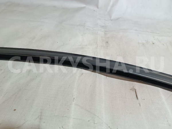 Уплотнитель проема стекла двери передней правой Ford Mondeo 