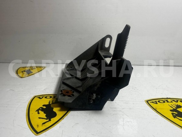 Кронштейн крепления решетки радиатора Volvo 740 Volvo 740 