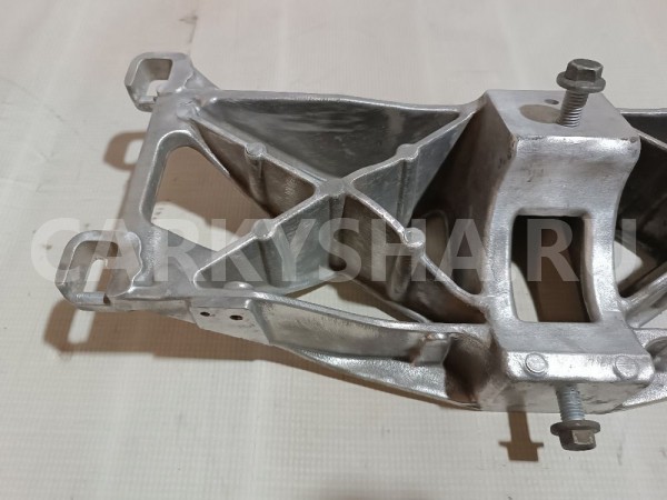 Кронштейн опоры КПП Jaguar XF 