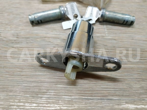 Личинка замка двери ВАЗ (Lada) 2101 