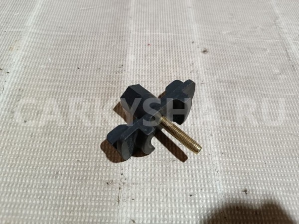 Болт крепления запаски Hyundai Getz 