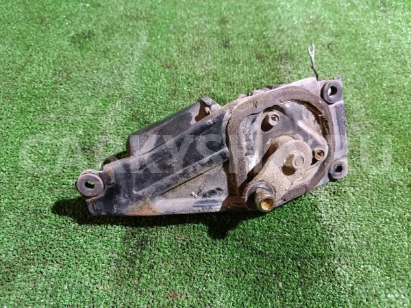 Моторчик стеклоочистителя передний Suzuki Cultus 