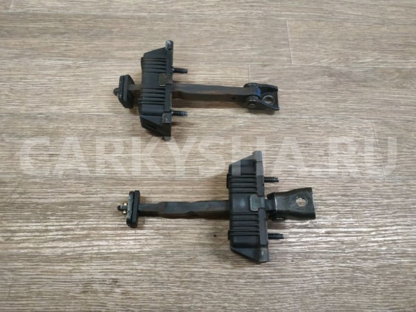 Ограничитель двери задний Toyota Avensis оригинальный номер 6863005040