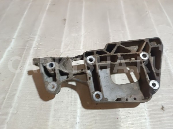 Кронштейн генератора Volkswagen Passat оригинальный номер 06F903143F