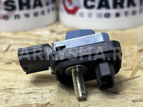Датчик удара боковой Toyota Camry VIII (XV70) оригинальный номер 8983A-33010