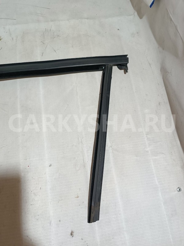 Уплотнитель проема стекла двери передней левой Ford Mondeo 