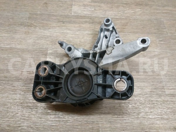 Опора двигателя правая Renault Kaptur 