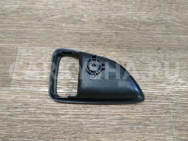 Накладка ручки внутренней Hyundai ix35 оригинальный номер 826212S000