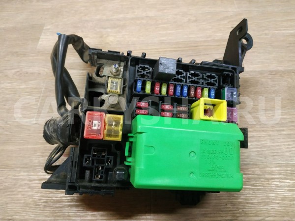 Блок предохранителей подкапотный Mitsubishi Lancer 