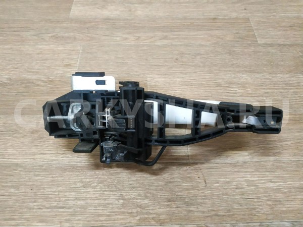 Ручка двери передней наружная левая Ford Focus 