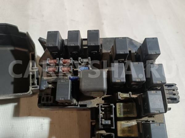 Блок предохранителей подкапотный Mitsubishi Diamante 